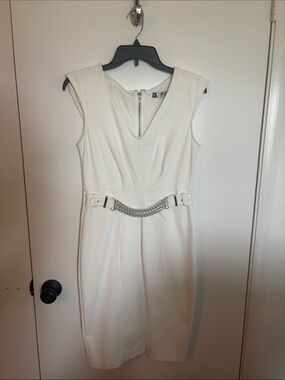 Jennifer Lopez Cream Sleeveless Sheath Dress with Chain Accent
